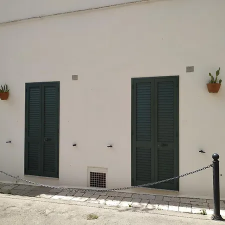 Ninanera *